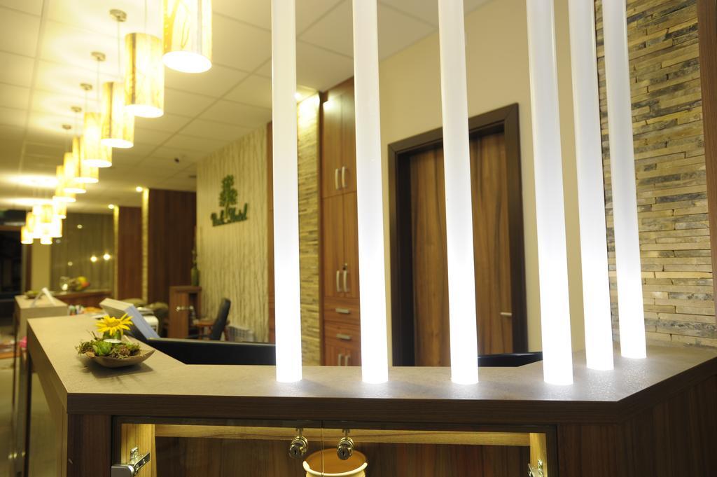 Park Hotel Gyula Ngoại thất bức ảnh