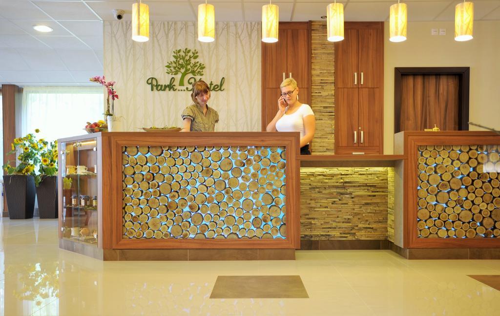 Park Hotel Gyula Ngoại thất bức ảnh