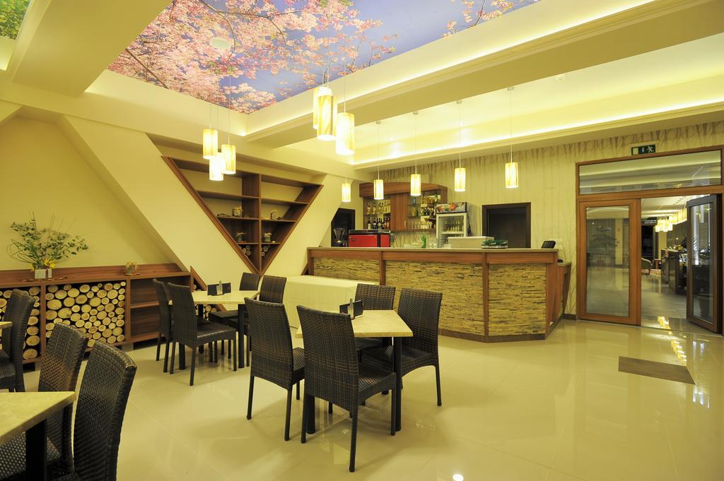 Park Hotel Gyula Ngoại thất bức ảnh