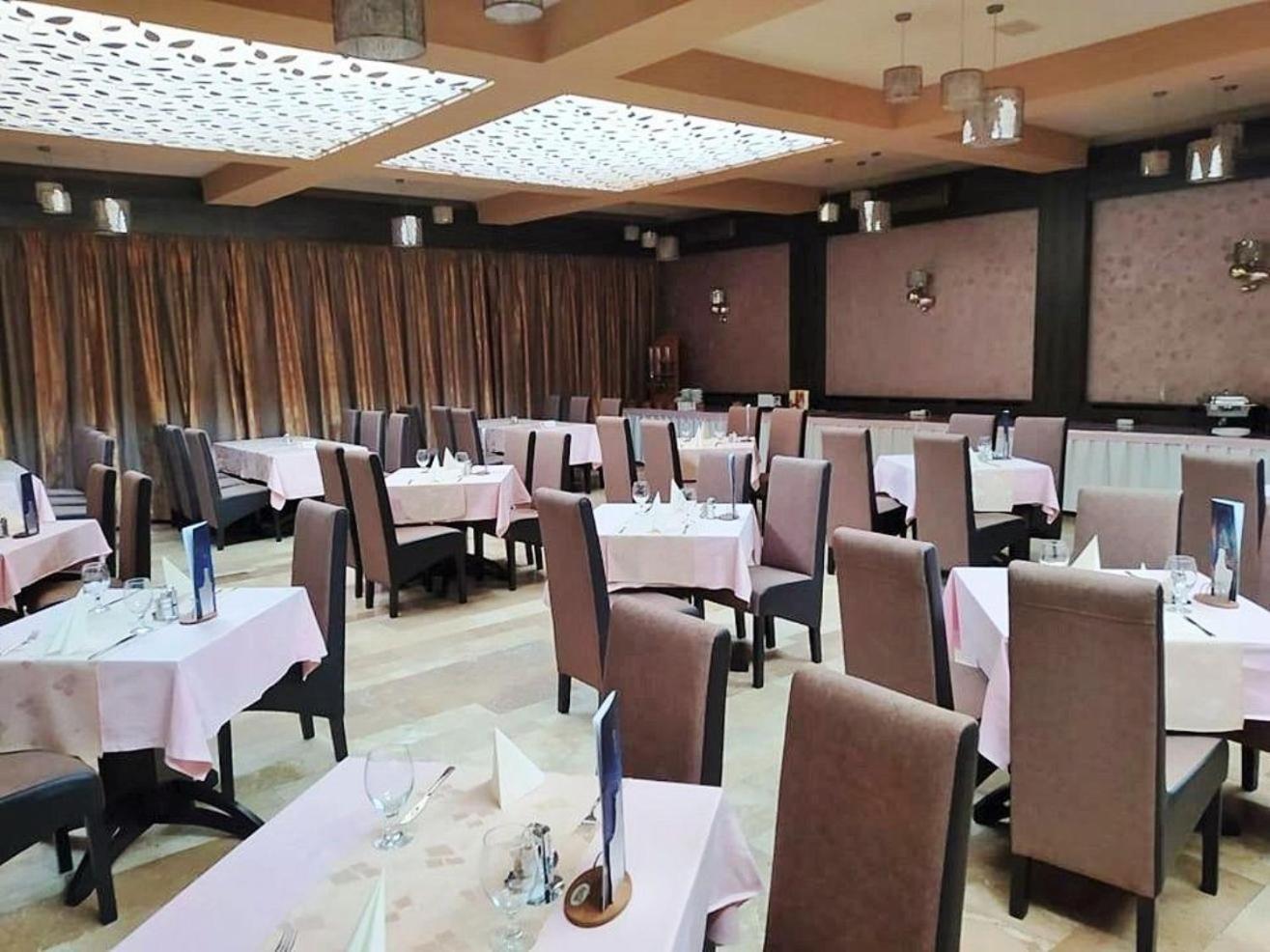 Park Hotel Gyula Ngoại thất bức ảnh